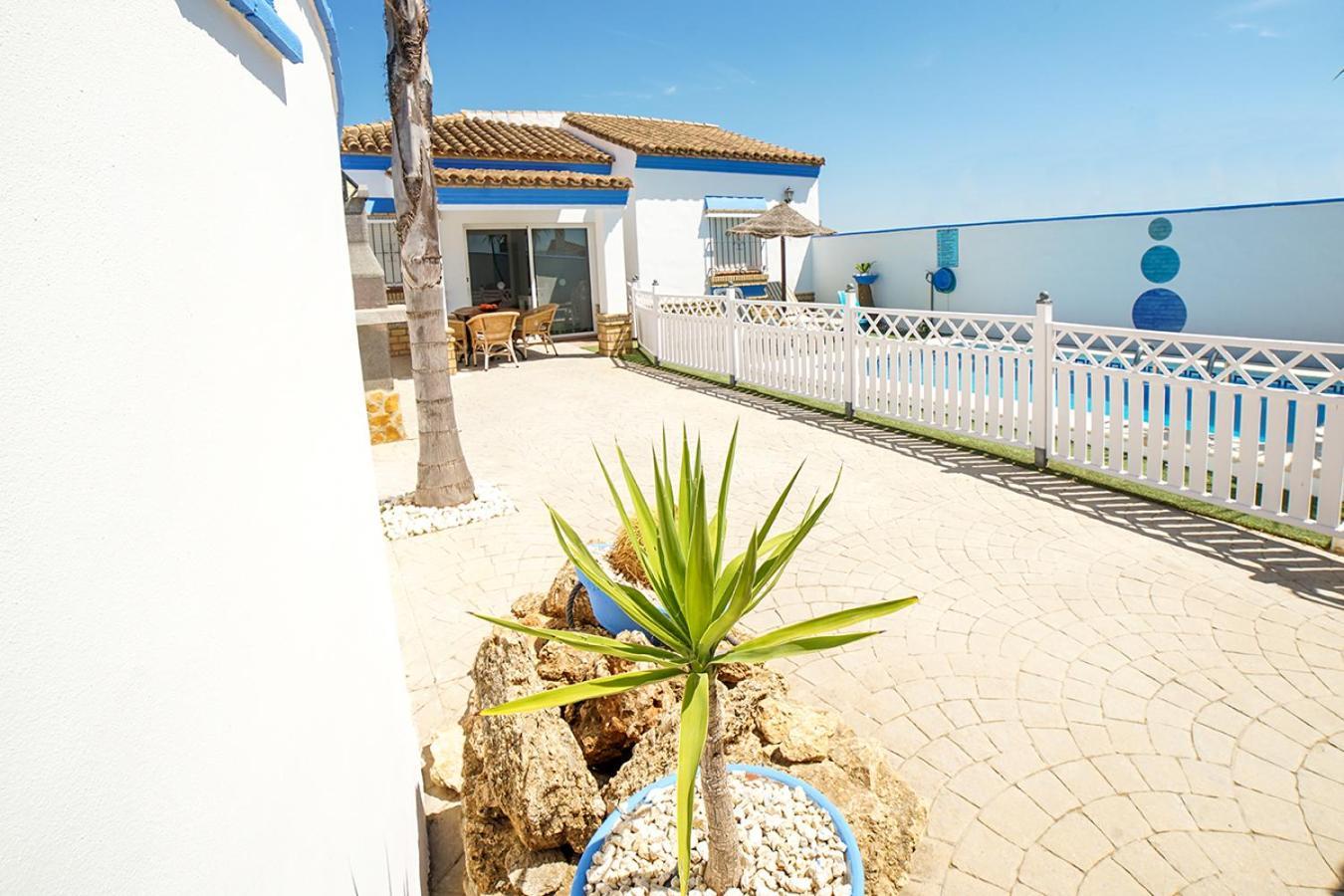 Villa Yuca Con Piscina Privada En Conil De La Frontera Bagian luar foto